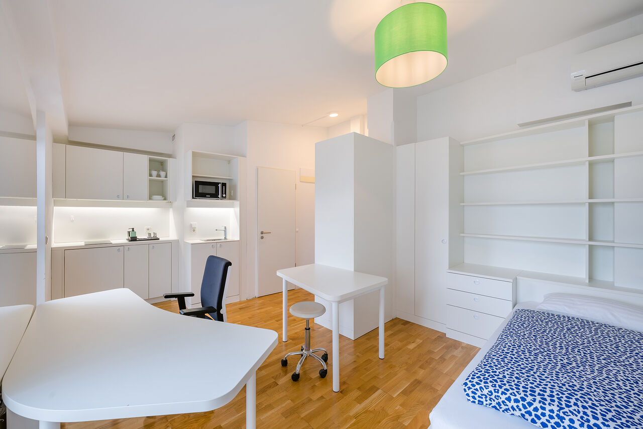 spacious-student-room-deans